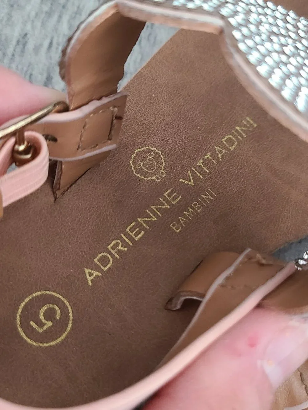 Adrienne Vittadini Girls Pink & Brown Rhinestone Thong Sandals Size 5